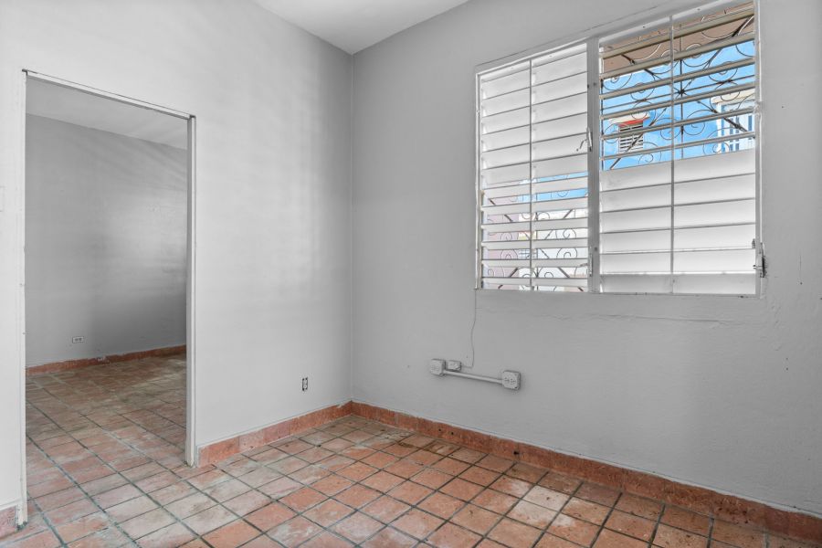 Calle Luis Barreras 172 Bo Pueblo Cayey 00736 PR