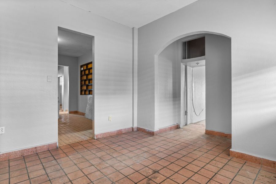 Calle Luis Barreras 172 Bo Pueblo Cayey 00736 PR