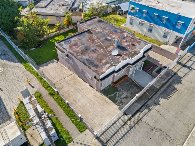 Calle Luis Barreras 172 Bo Pueblo Cayey 00736 PR