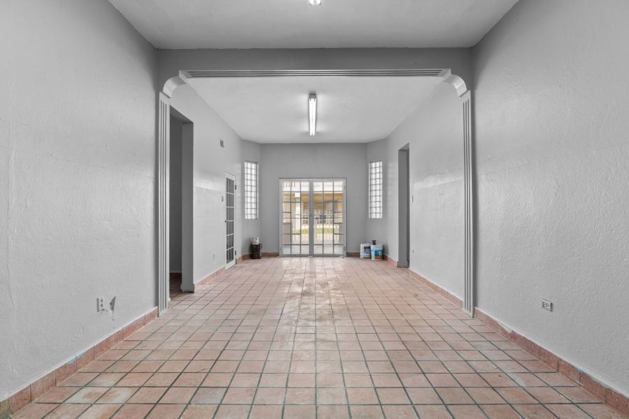 Calle Luis Barreras 172 Bo Pueblo Cayey 00736 PR