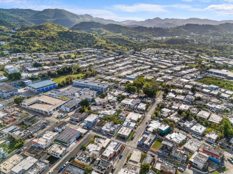 Calle Luis Barreras 172 Bo Pueblo Cayey 00736 PR