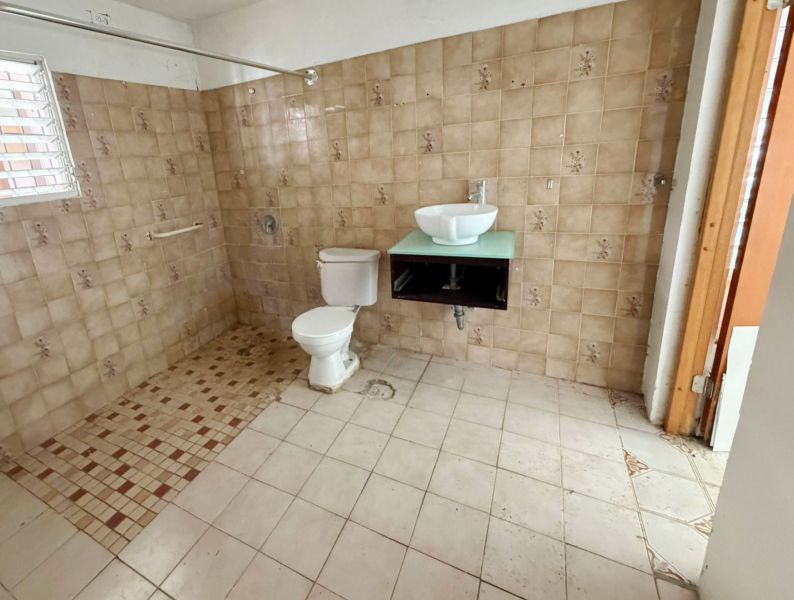 B-14 1 Street Reparto Diaz Toa Alta 00953 PR