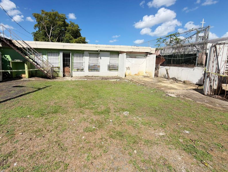 B-14 1 Street Reparto Diaz Toa Alta 00953 PR