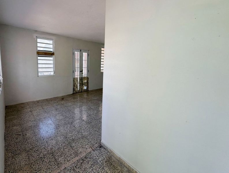 B-14 1 Street Reparto Diaz Toa Alta 00953 PR