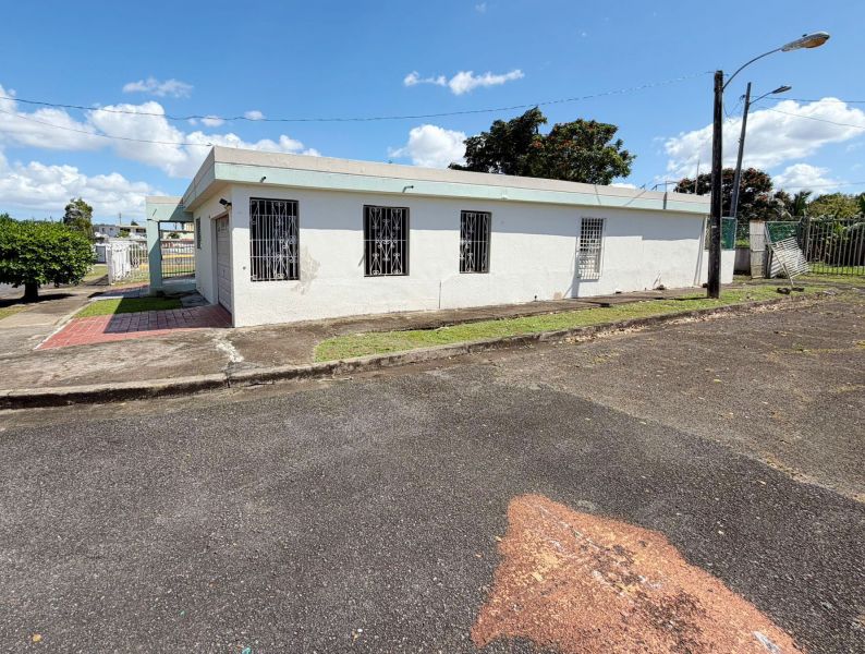 B-14 1 Street Reparto Diaz Toa Alta 00953 PR