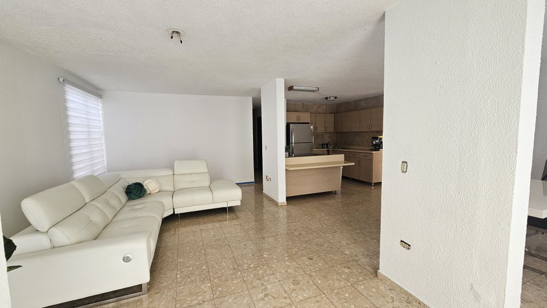 Urb Villa Nueva Calle 9 Blq 11, Caguas - 5