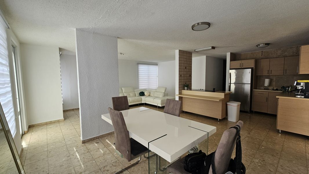 Urb Villa Nueva Calle 9 Blq 11, Caguas - 4