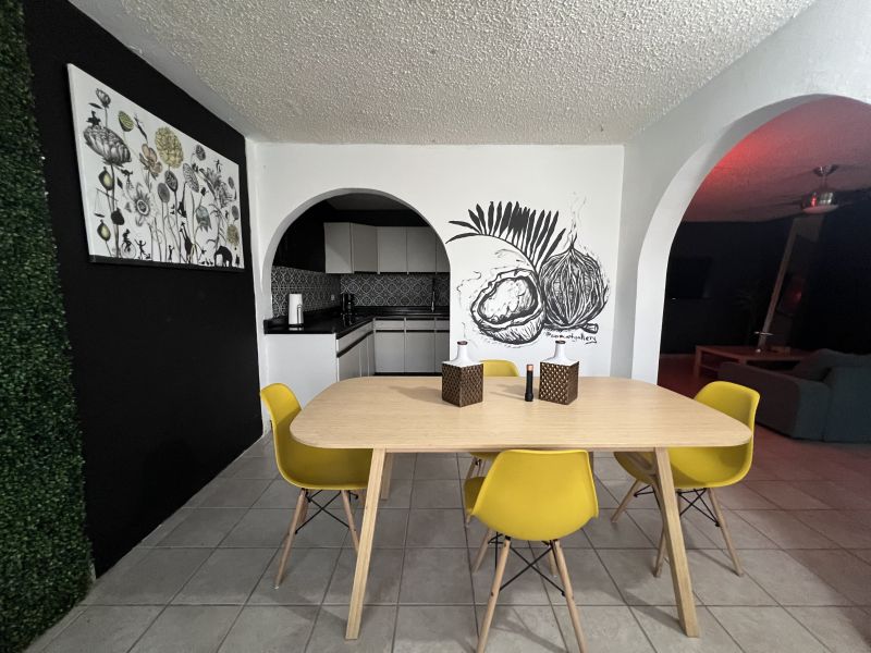 G14 Calle 15 Urb Jardines De Country Club Carolina 00983 PR