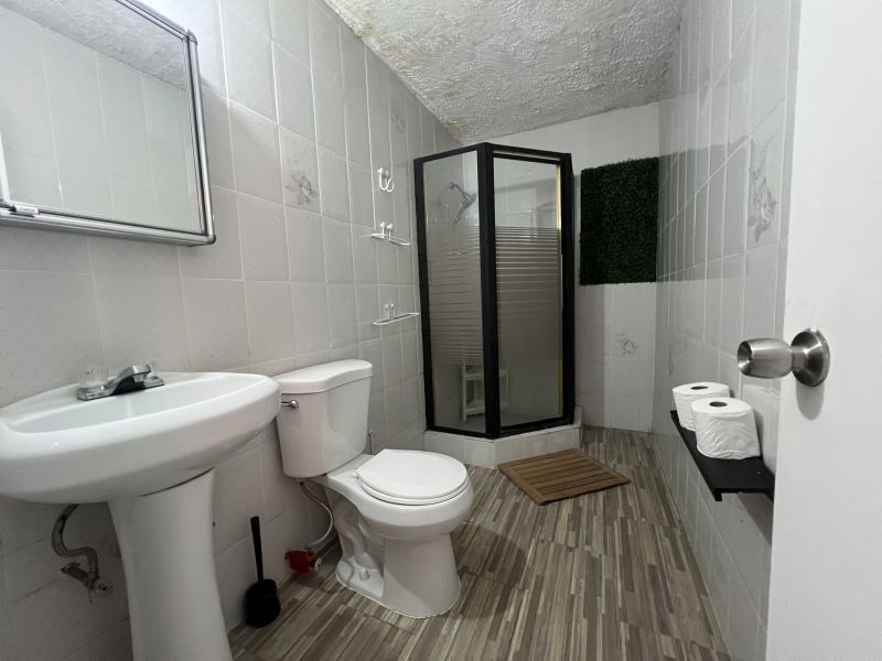 G14 Calle 15 Urb Jardines De Country Club Carolina 00983 PR