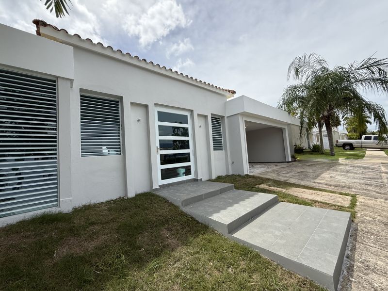 Urb Ciudad Jardin I #83 Calle #6 Toa Alta 00953 PR