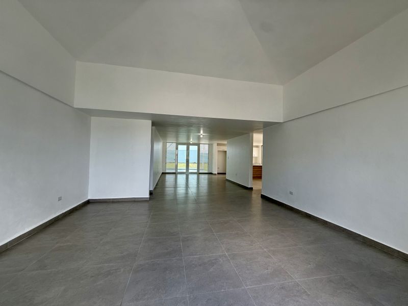 Urb Ciudad Jardin I #83 Calle #6 Toa Alta 00953 PR