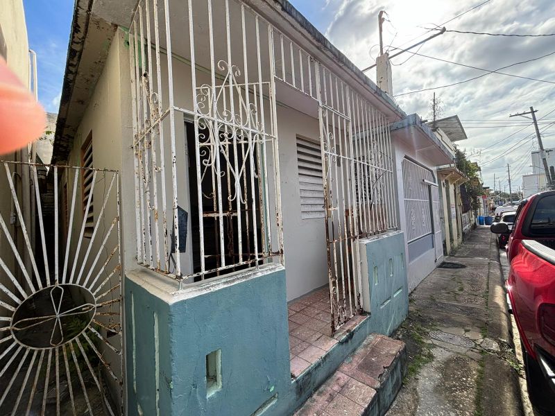 23 Calle Quiñones Bo Pueblo Manati 00674 PR