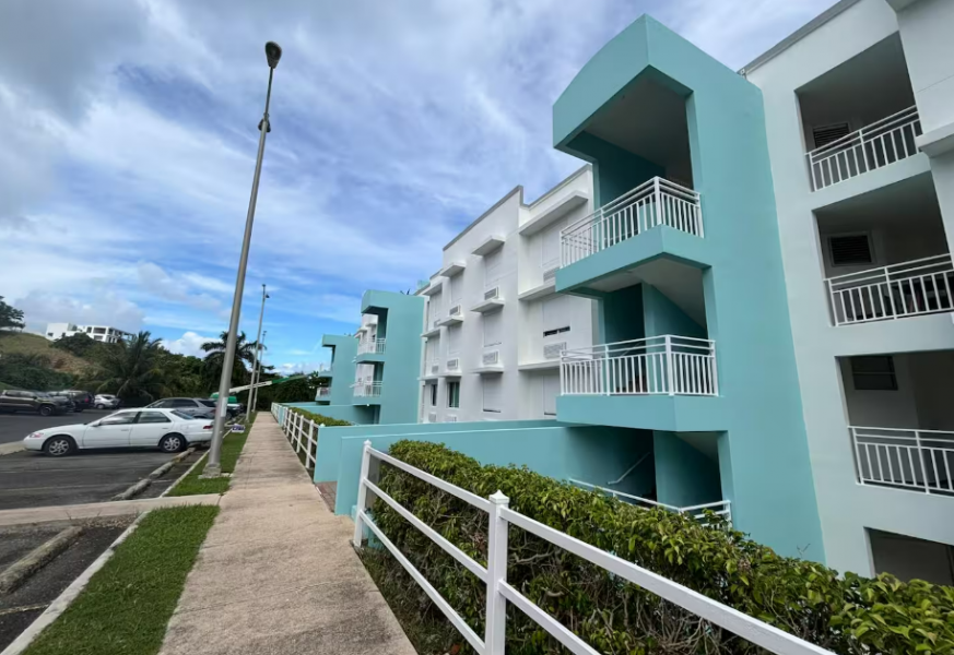 Calle Las Colinas Edif Las Olas C201 Cond Hillside Rio Grande 00745 PR