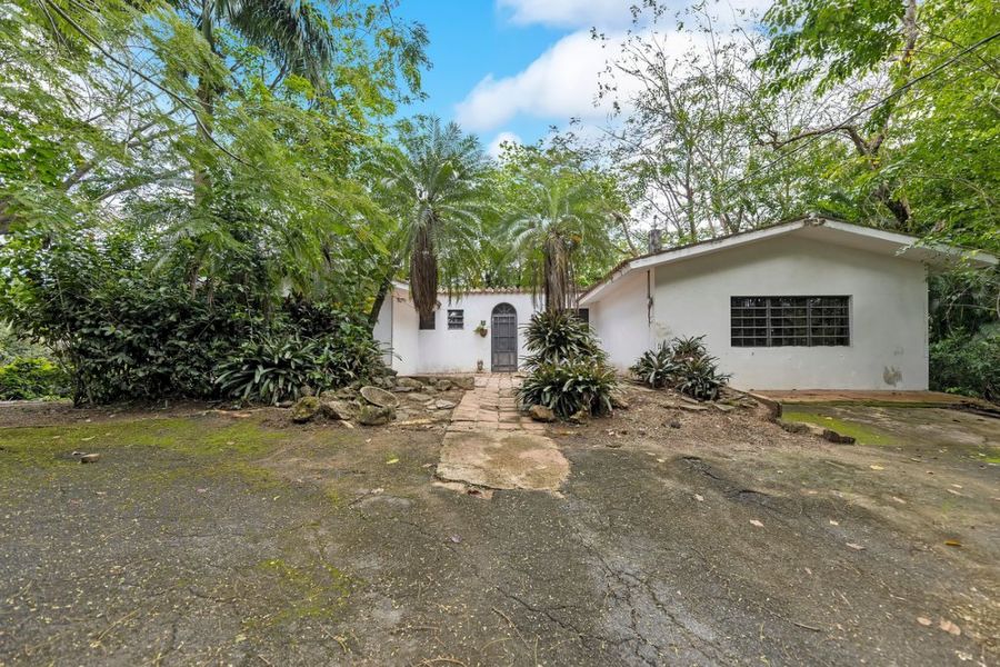 Pr-833 Km 11.1 Int Santa Rosa Guaynabo 00971 PR