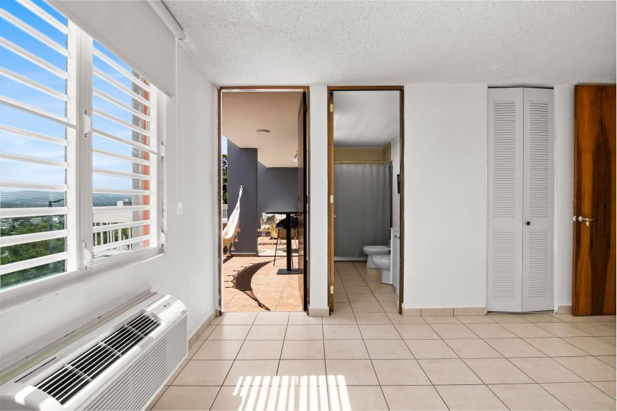 1150 Carr 2 Cond Colinas Del Bosque Buzon 53 Apt E Bayamon 00961 PR