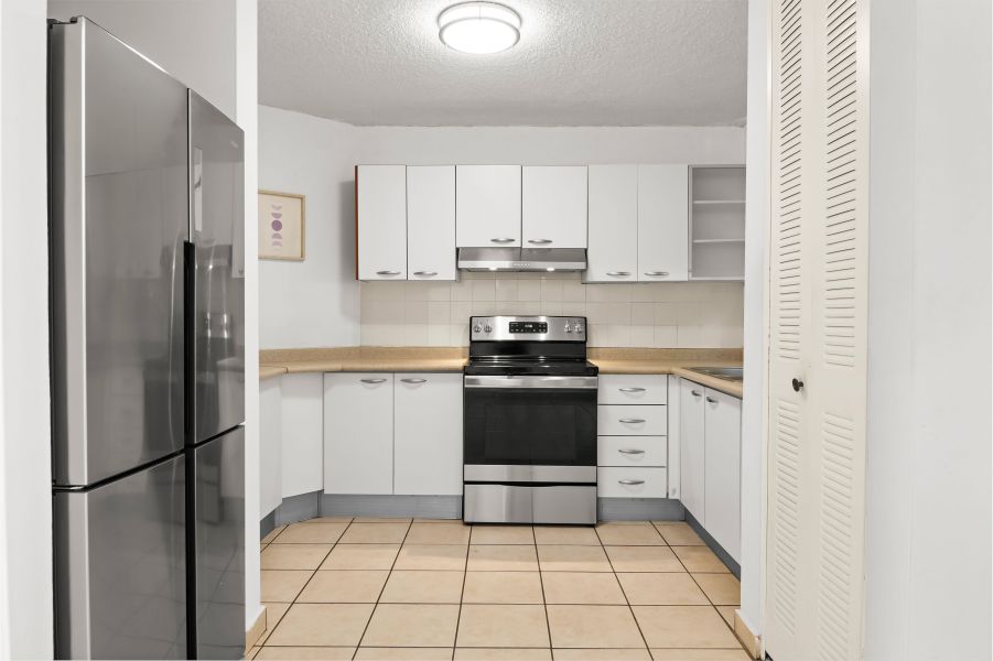 1150 Carr 2 Cond Colinas Del Bosque Buzon 53 Apt E Bayamon 00961 PR