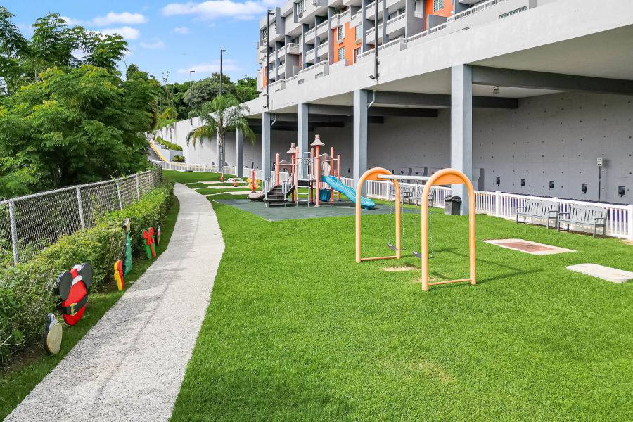 1150 Carr 2 Cond Colinas Del Bosque Buzon 53 Apt E Bayamon 00961 PR