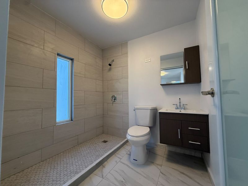 Urb Atenas E23 Calle Tirado Gracia, Manati - 16
