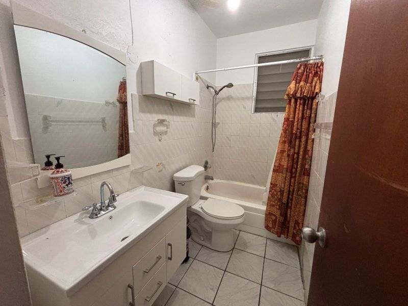 Calle 10 Blq 14 #7 Santa Rosa Bayamon 00959 PR