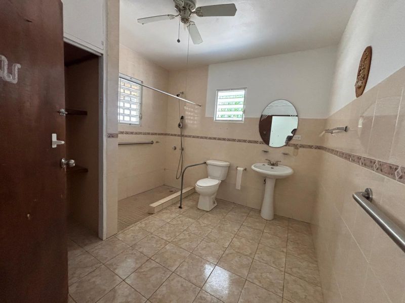 Calle 10 Blq 14 #7 Santa Rosa Bayamon 00959 PR