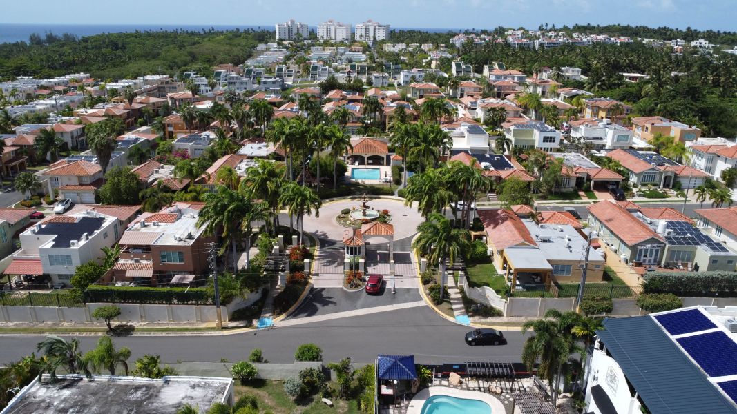 Urb Grand Palm 1 D3 Calle Real Palm Drive Vega Alta 00692 PR