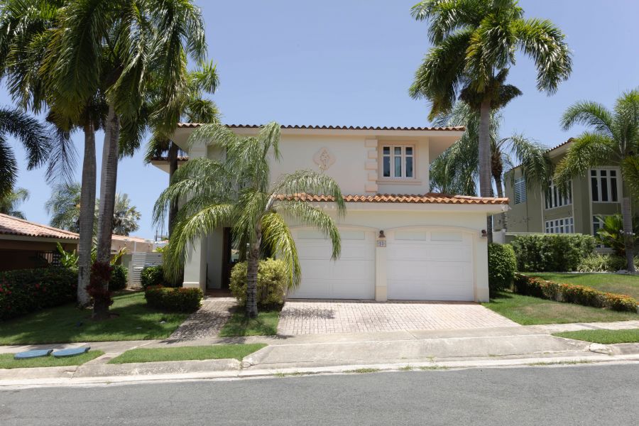 Urb Grand Palm 1 D3 Calle Real Palm Drive Vega Alta 00692 PR