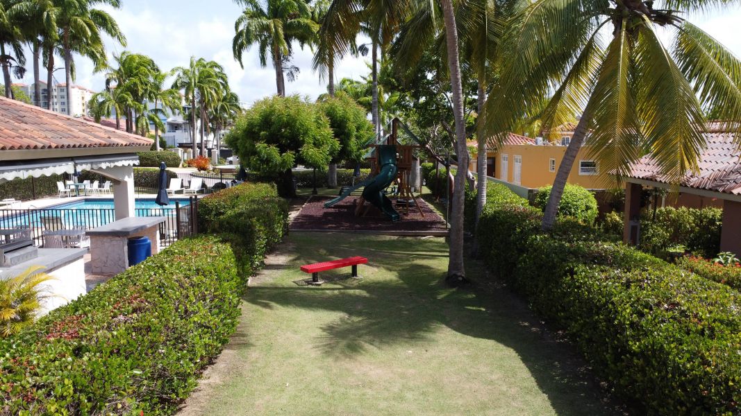 Urb Grand Palm 1 D3 Calle Real Palm Drive Vega Alta 00692 PR