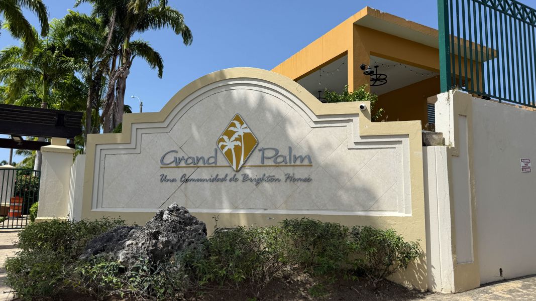 Urb Grand Palm 1 D3 Calle Real Palm Drive Vega Alta 00692 PR