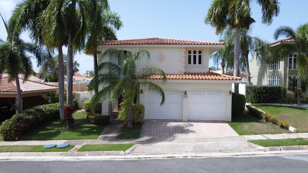 Urb Grand Palm 1 D3 Calle Real Palm Drive Vega Alta 00692 PR