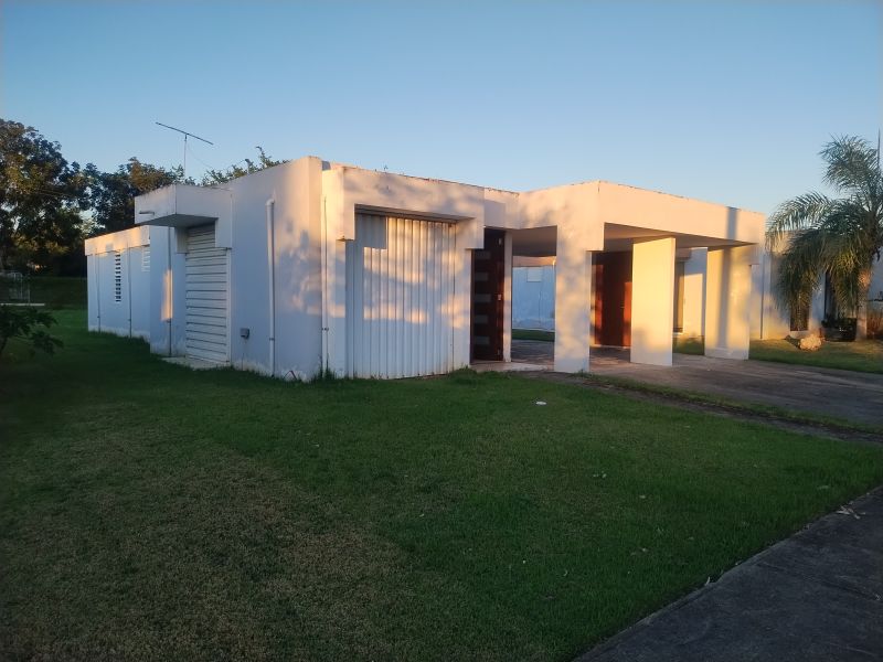 Solar 9 Urb Vega Costera Bo Puerto Nuevo Vega Baja 00693 PR