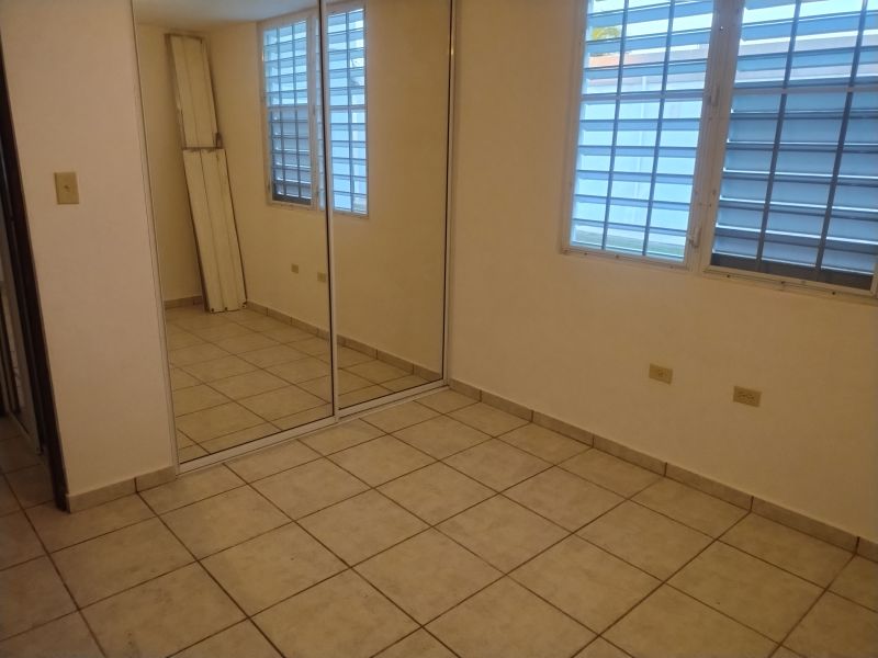 Solar 9 Urb Vega Costera Bo Puerto Nuevo Vega Baja 00693 PR