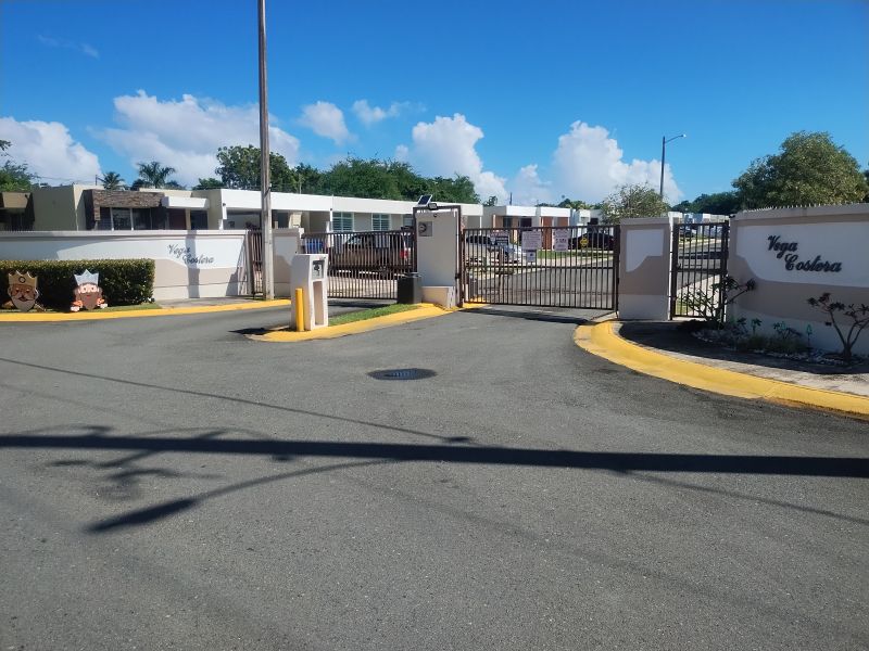 Solar 9 Urb Vega Costera Bo Puerto Nuevo Vega Baja 00693 PR