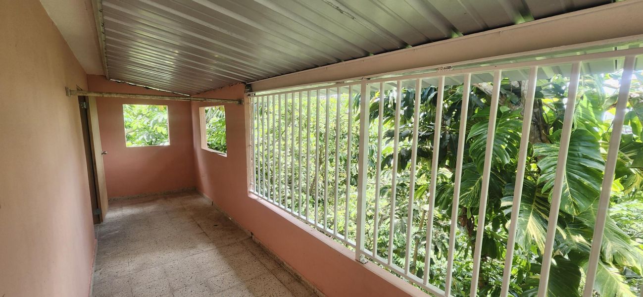 Urb Fernandez Calle John F Kennedy 26, Cidra - 10
