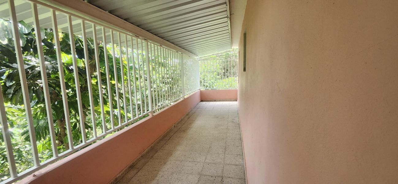 Urb Fernandez Calle John F Kennedy 26, Cidra - 9