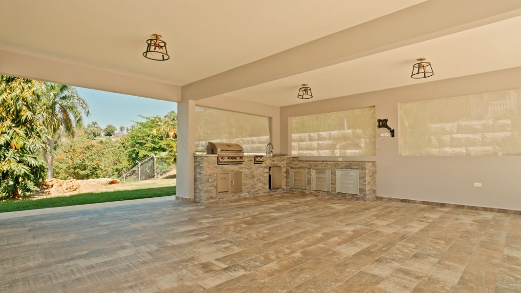 Bo Pueblo Solar 1 Calle Las Mercedes Moca 00676 PR