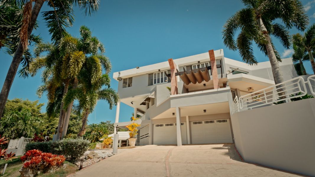 Bo Pueblo Solar 1 Calle Las Mercedes Moca 00676 PR