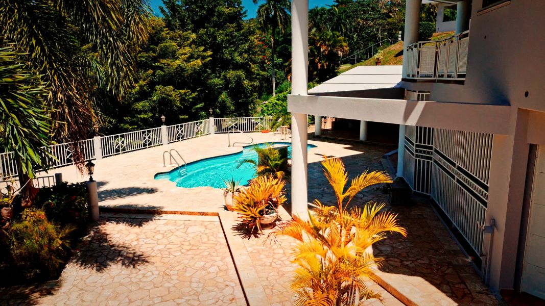 Bo Pueblo Solar 1 Calle Las Mercedes Moca 00676 PR