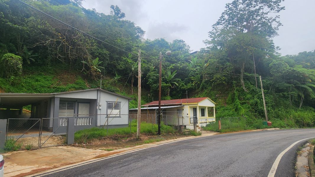 Bo Juan Gonzalez Carr 123 Adjuntas A Utuado Carr 1, Adjuntas - 2