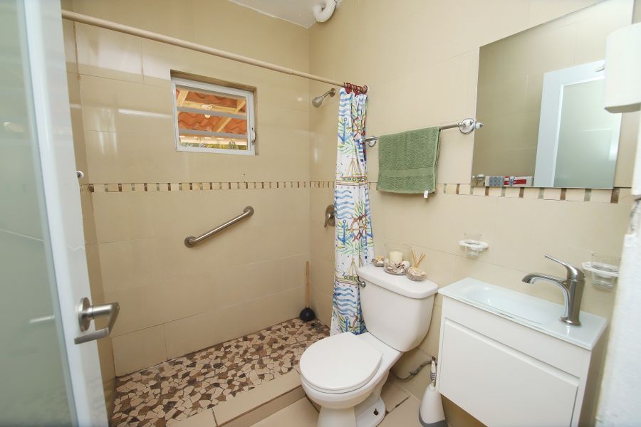 Bo Puerto Nuevo Carr 686 Vega Baja 00693 PR