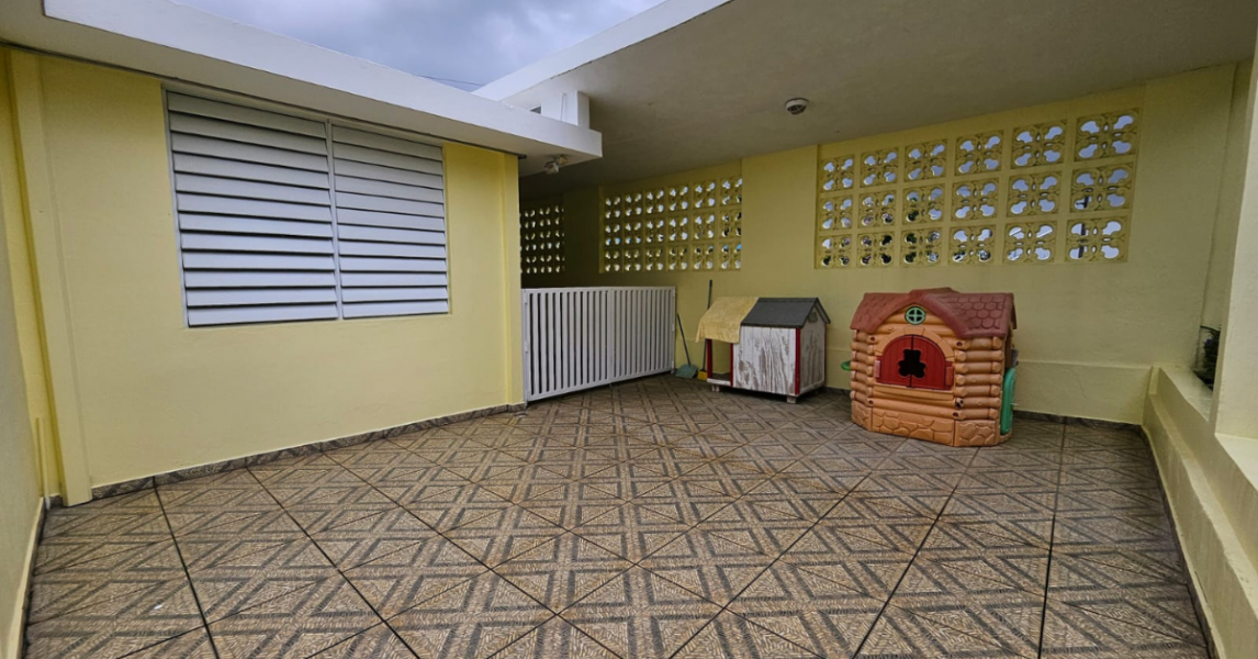 3 Block In (8) Campo Omar Urb Covadonga Calle 8 Toa Baja 00949 PR