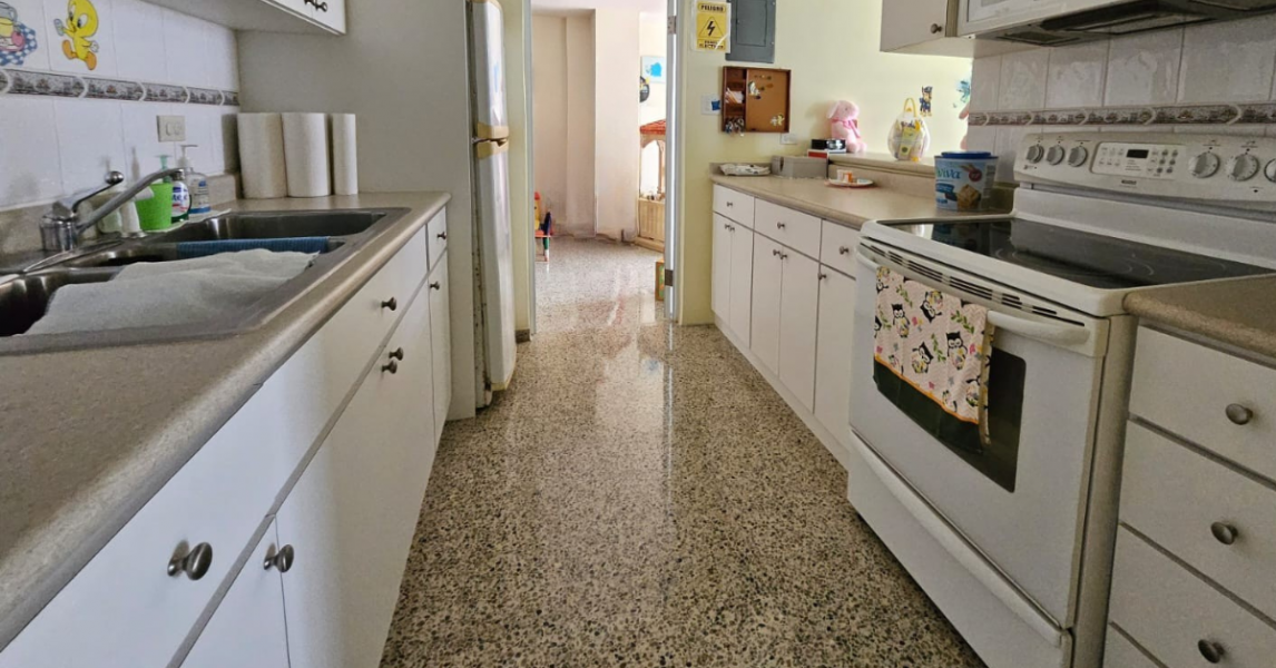 3 Block In (8) Campo Omar Urb Covadonga Calle 8 Toa Baja 00949 PR