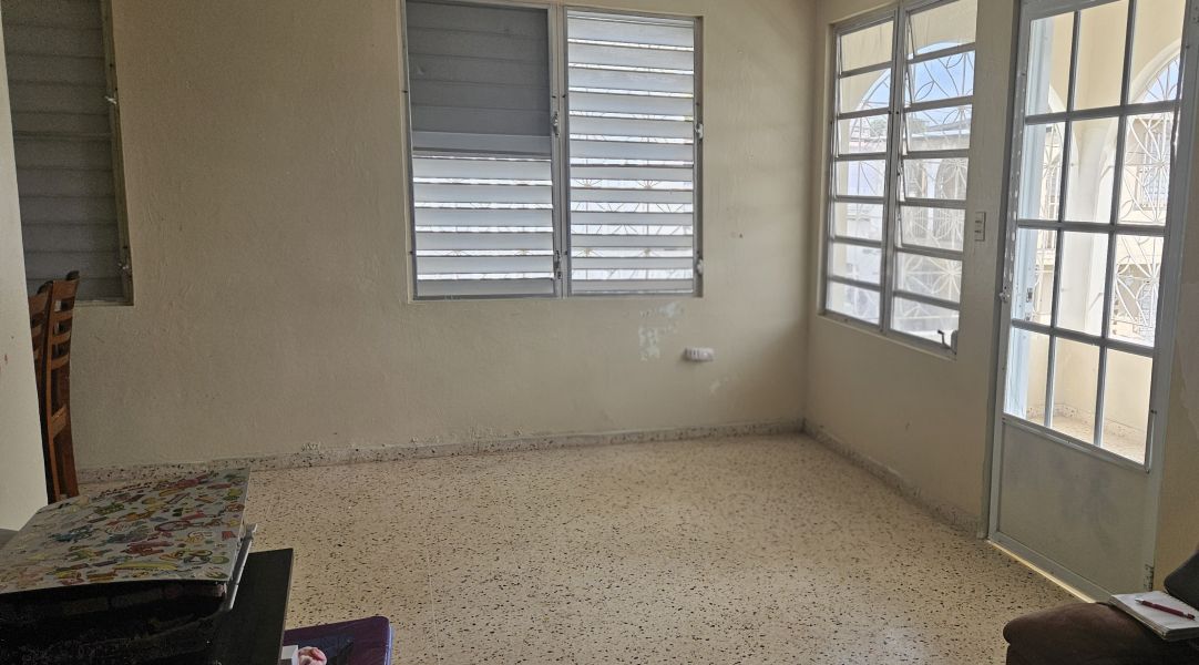 Bo Pueblo 33 Calle Arzuaga Juncos 00777 PR