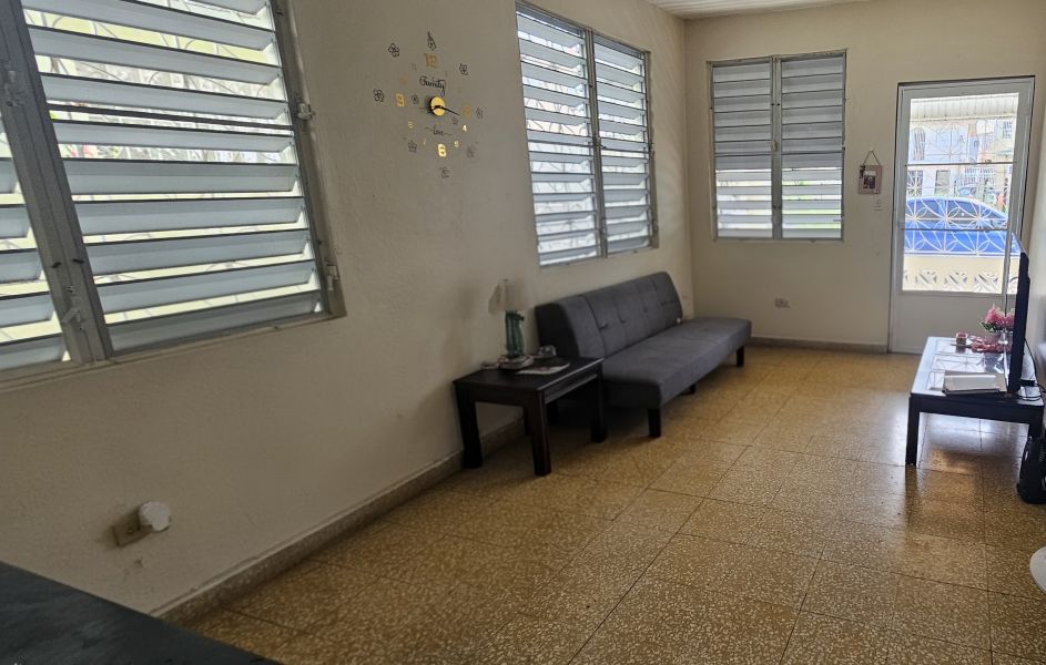 Bo Pueblo 33 Calle Arzuaga Juncos 00777 PR