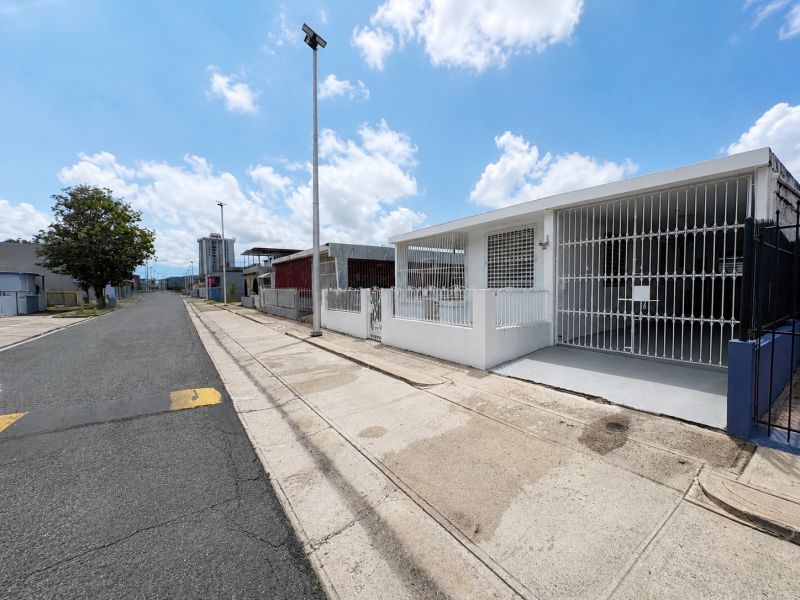 Urb Villa Turabo Calle Cipres D-15, Caguas - 1