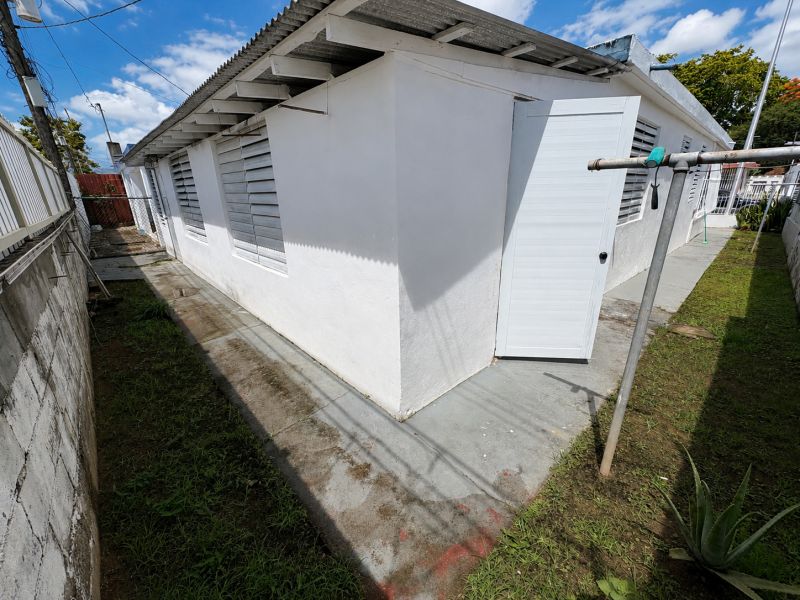 Urb Villa Turabo Calle Cipres D-15, Caguas - 12
