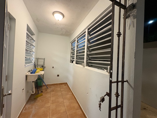 Carr 931 Km 4.6 Sector Blanco Gomez Bo Navarro Gurabo 00778 PR