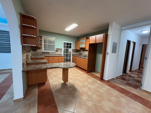 Carr 931 Km 4.6 Sector Blanco Gomez Bo Navarro Gurabo 00778 PR