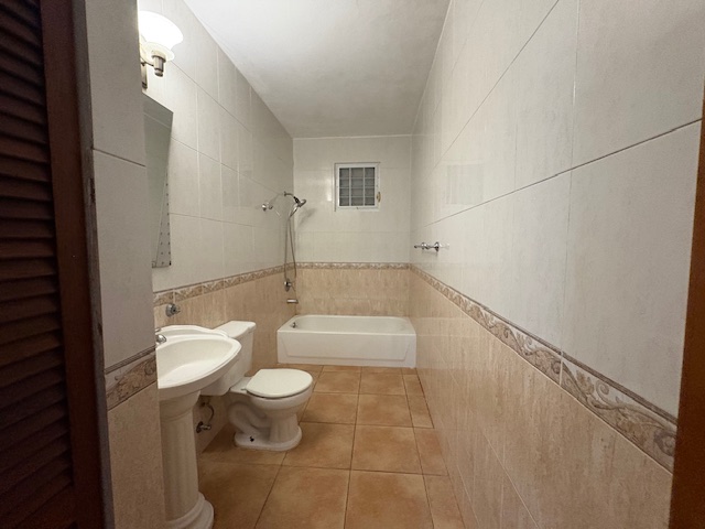 Carr 931 Km 4.6 Sector Blanco Gomez Bo Navarro Gurabo 00778 PR