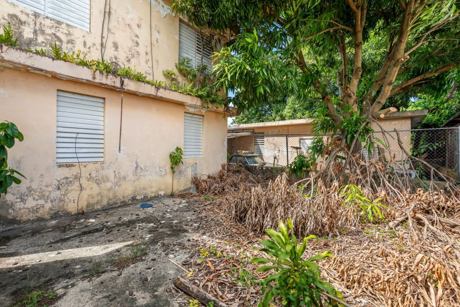 Urb Eduardo J Saldaña H4 Calle Caoba Carolina 00984 PR