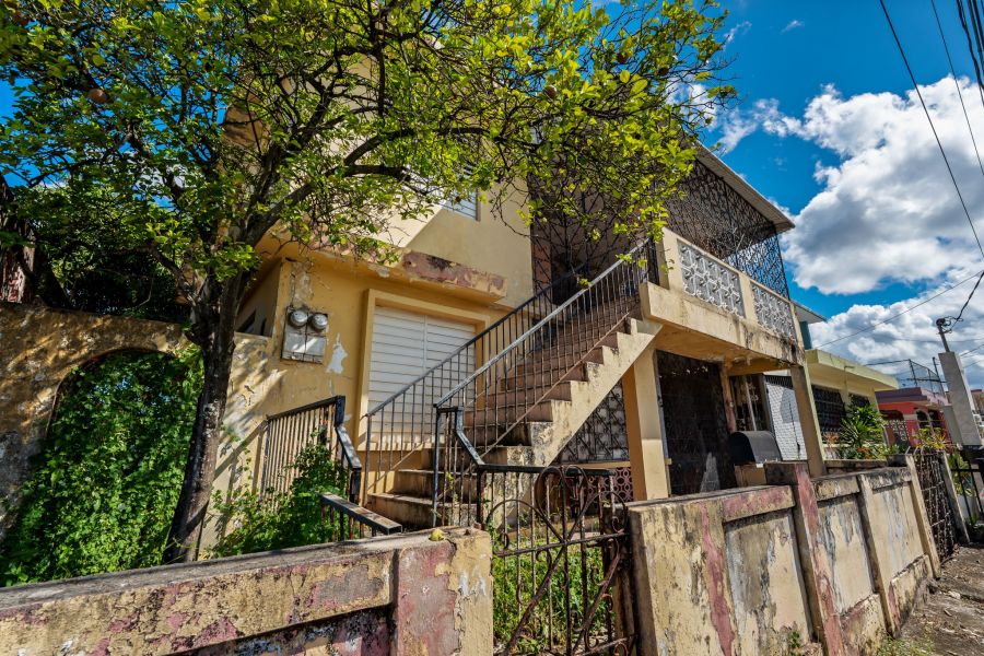 Urb Eduardo J Saldaña H4 Calle Caoba Carolina 00984 PR